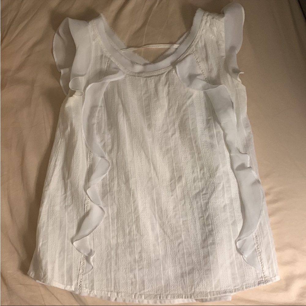 White shirt Roem